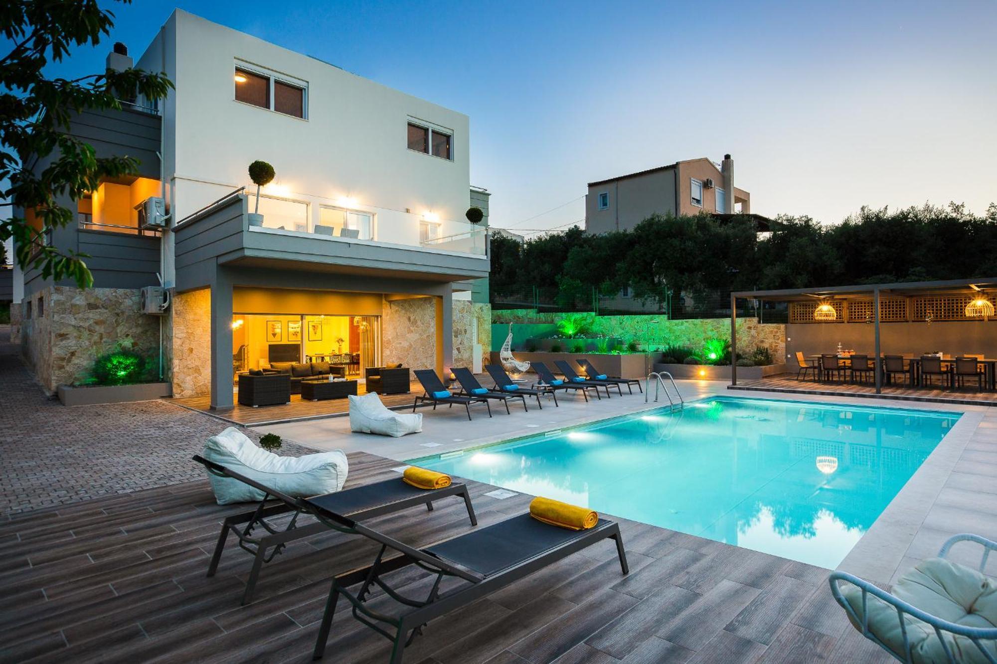 Villa Aelia I Modern & Ideal For Large Groups Galatás Exterior foto