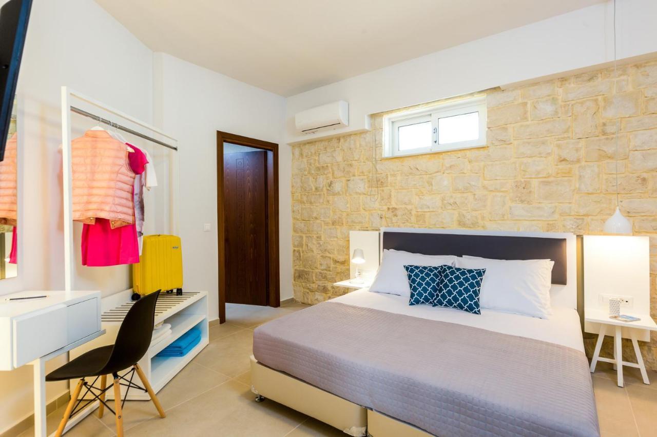Villa Aelia I Modern & Ideal For Large Groups Galatás Exterior foto