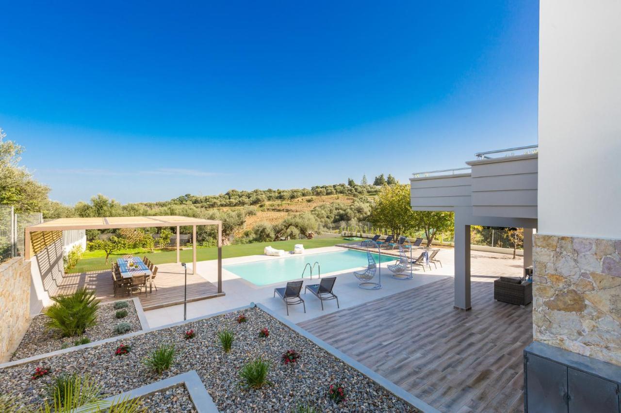 Villa Aelia I Modern & Ideal For Large Groups Galatás Exterior foto